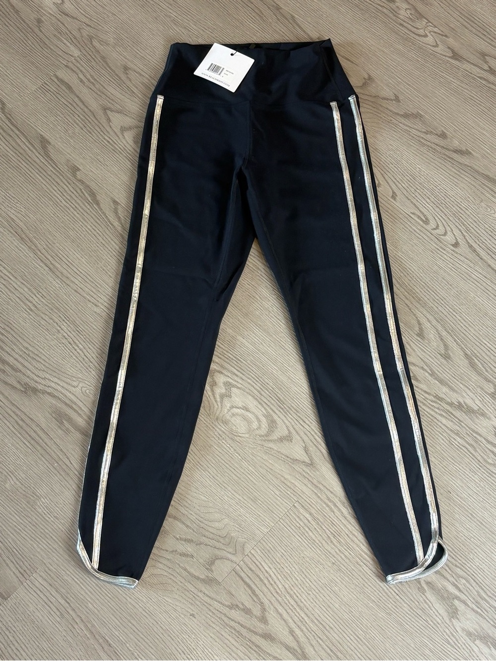 Beach Riot Black Performance Leggings with Metallic Side